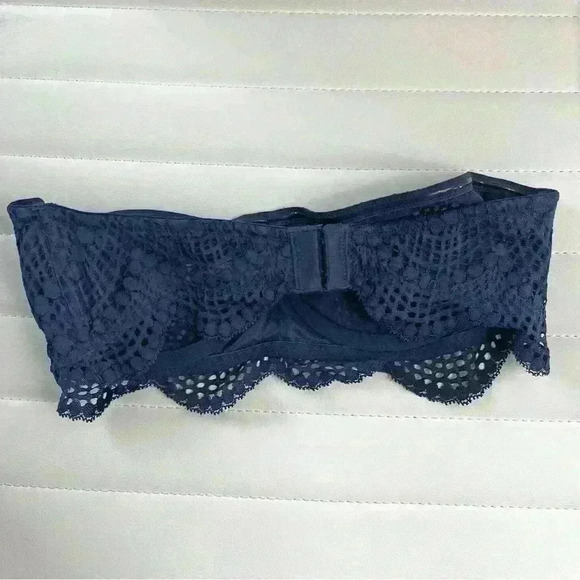 Victoria’s Secret navy lace strapless bra - Picture 2 of 3